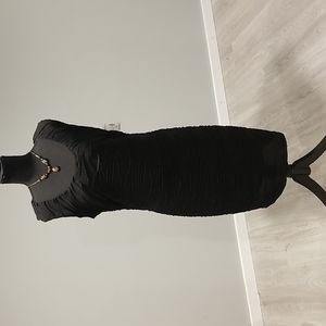 MAKE AN OFFER  Roz & Ali Black Sleeveless Dress